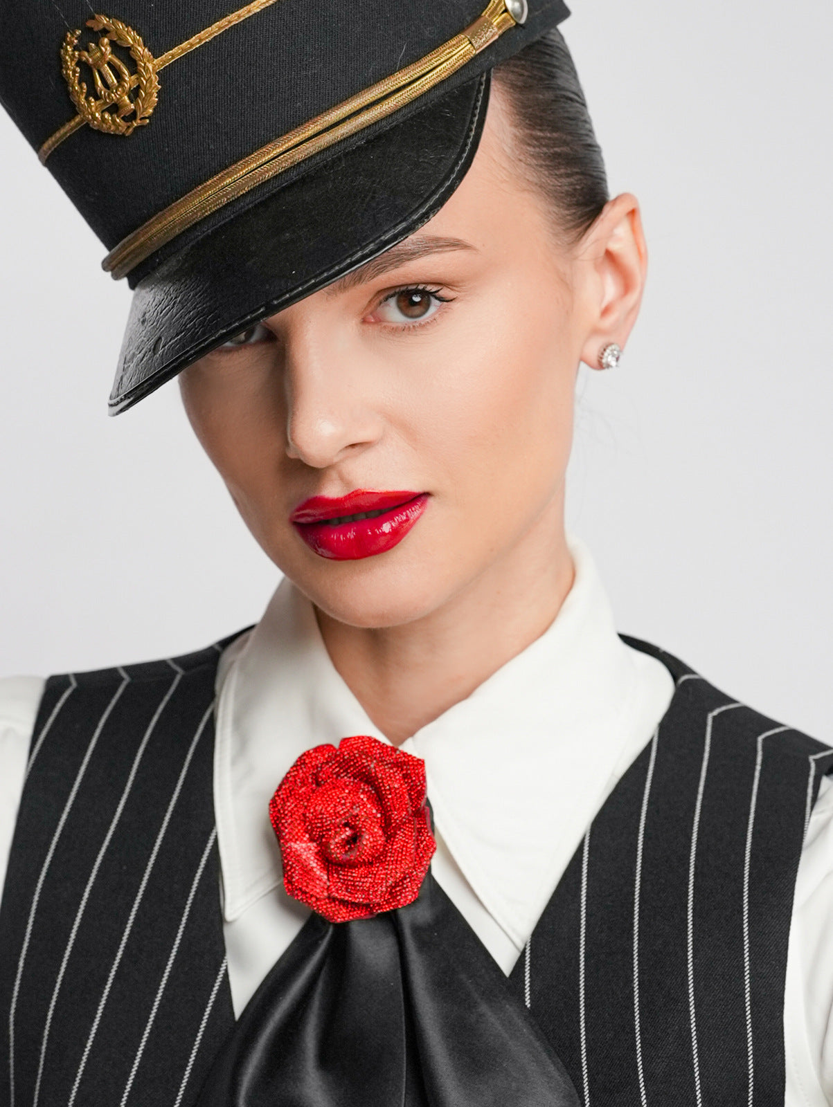 BROȘA ROYAL RED ROSE