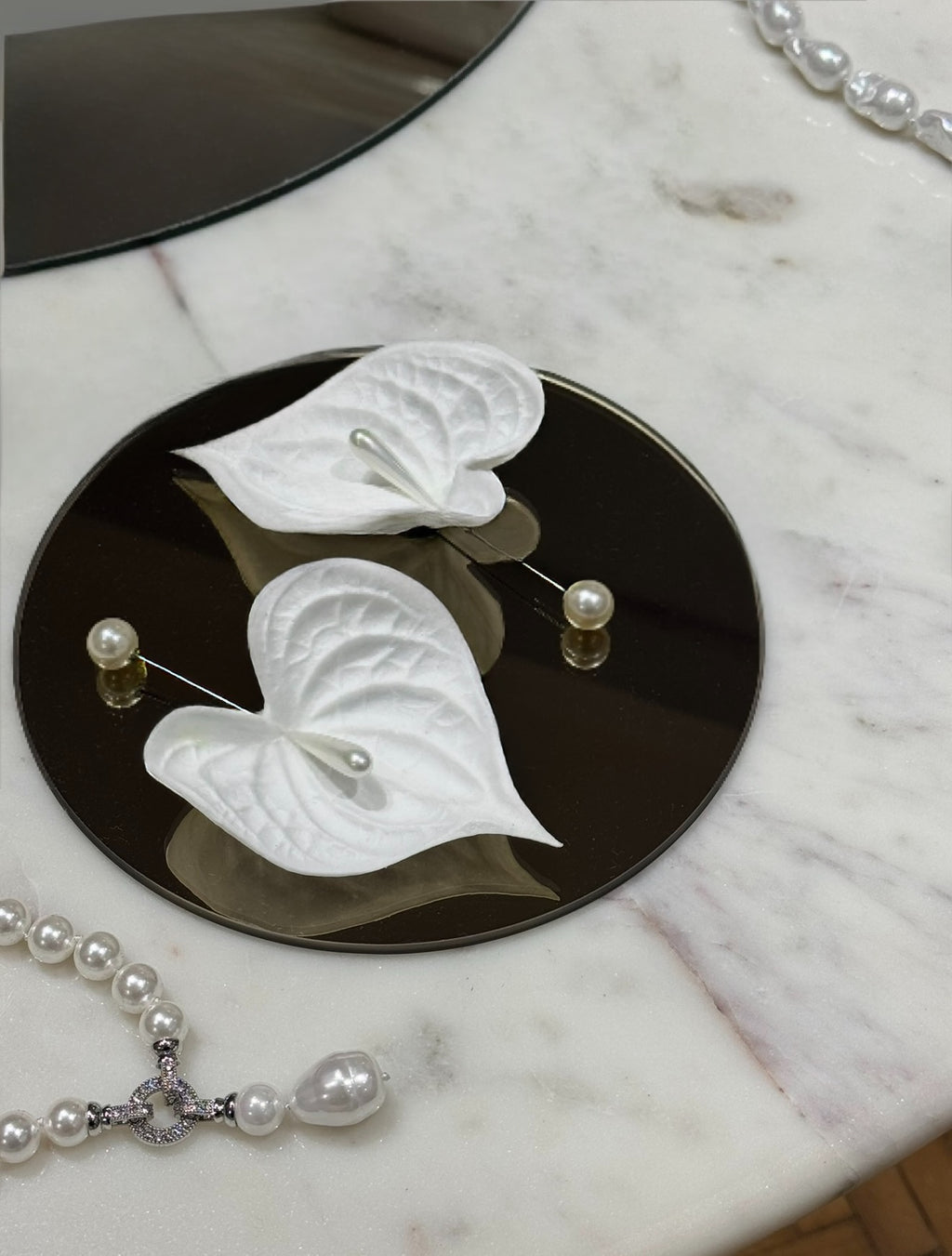 ANTHURIUM PEARL PIN