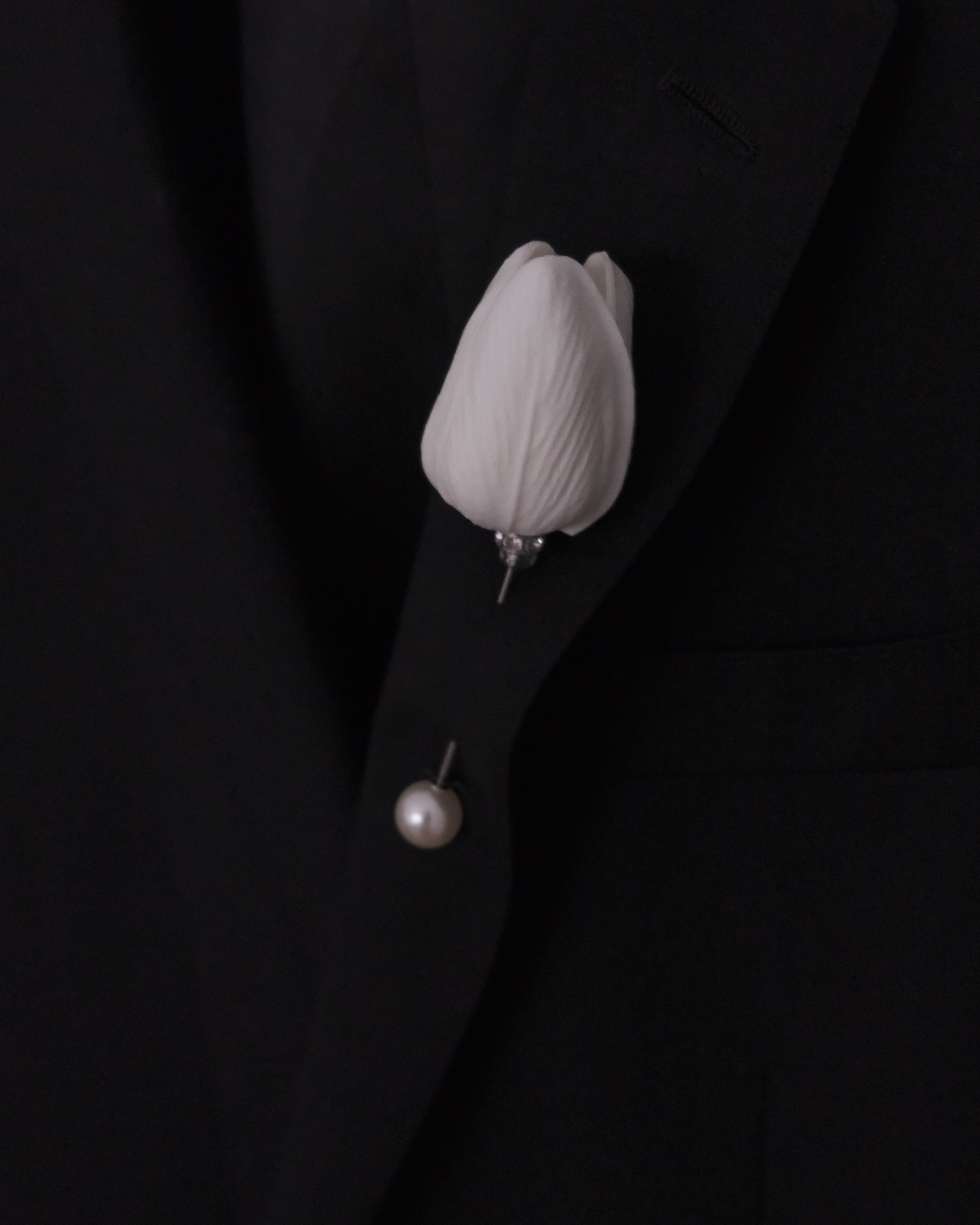 BROȘA TULIP WHITE – KATERINI