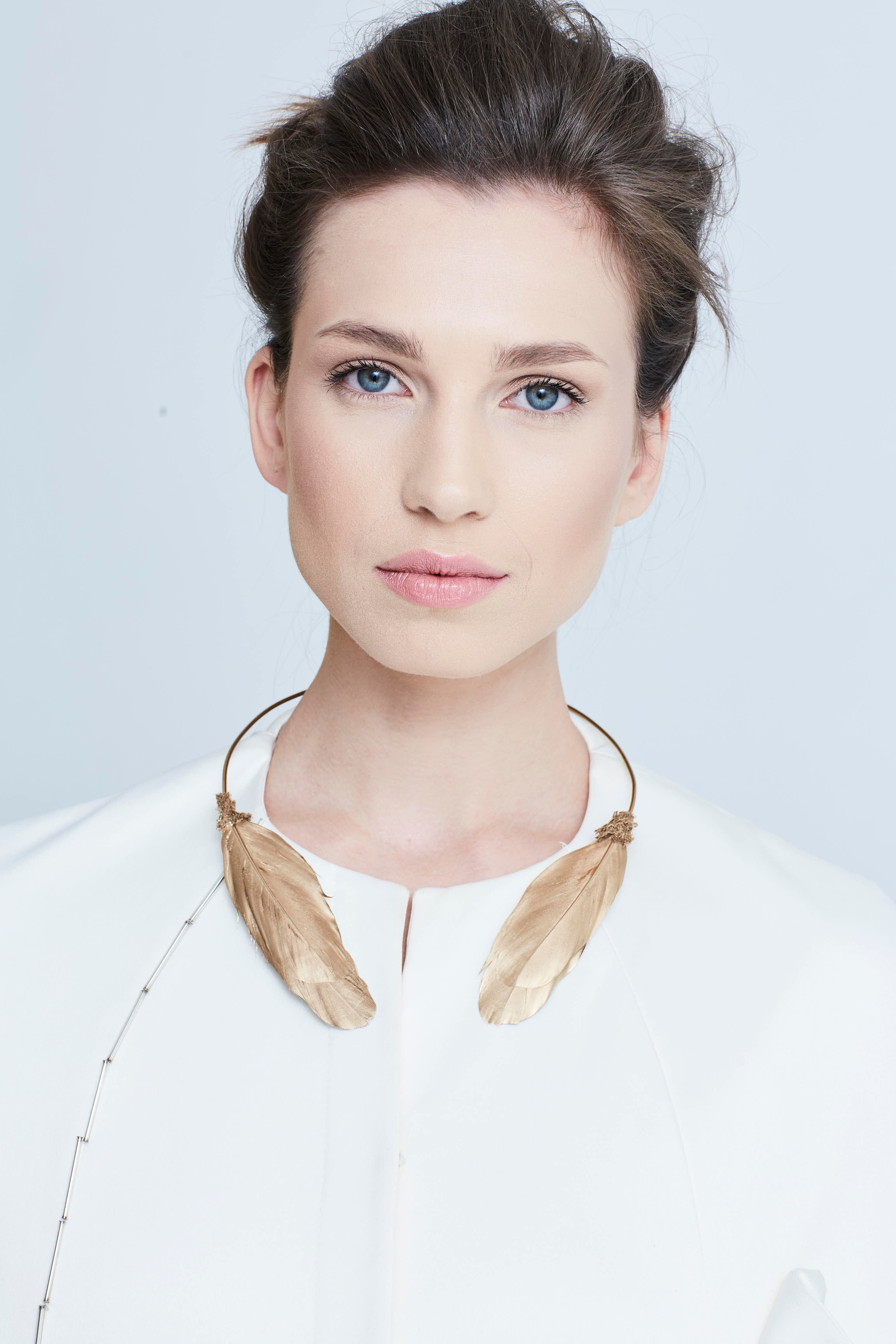 swan necklace feathers lant pene katerini katerinimou alama colier rochie aplicatie pene retro